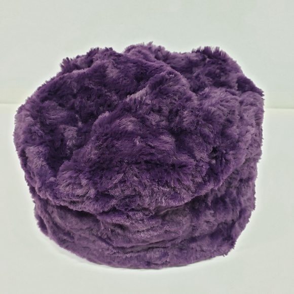 Ladies New  Purple Faux Fur Hat - Picture 7 of 7